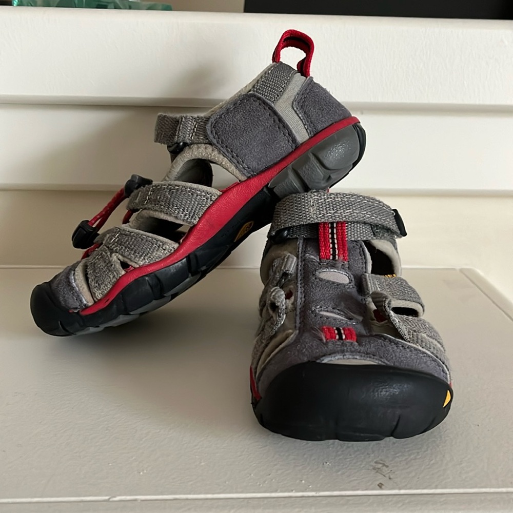 Keen Seacamp water shoes size C10